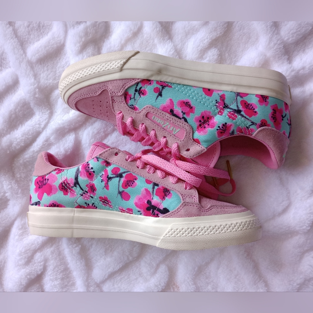 Adidas Sneakers